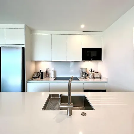 Bright T3 With Pool And Sea View Apartment *