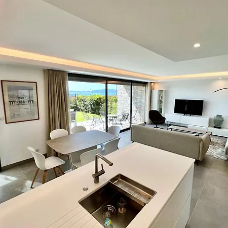 Bright T3 With Pool And Sea View Apartment *