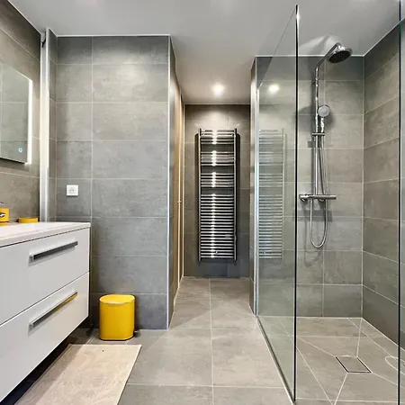 Apartment Bright T3 With Pool And Sea View *
