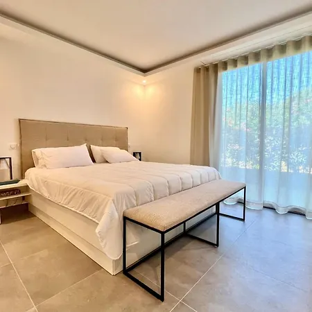 Bright T3 With Pool And Sea View