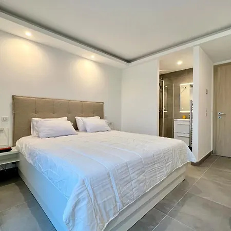 Apartment Bright T3 With Pool And Sea View