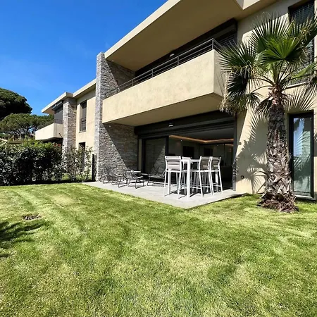 Apartment Bright T3 With Pool And Sea View